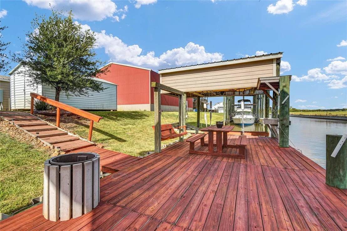 Photo of 220 Kings Drive