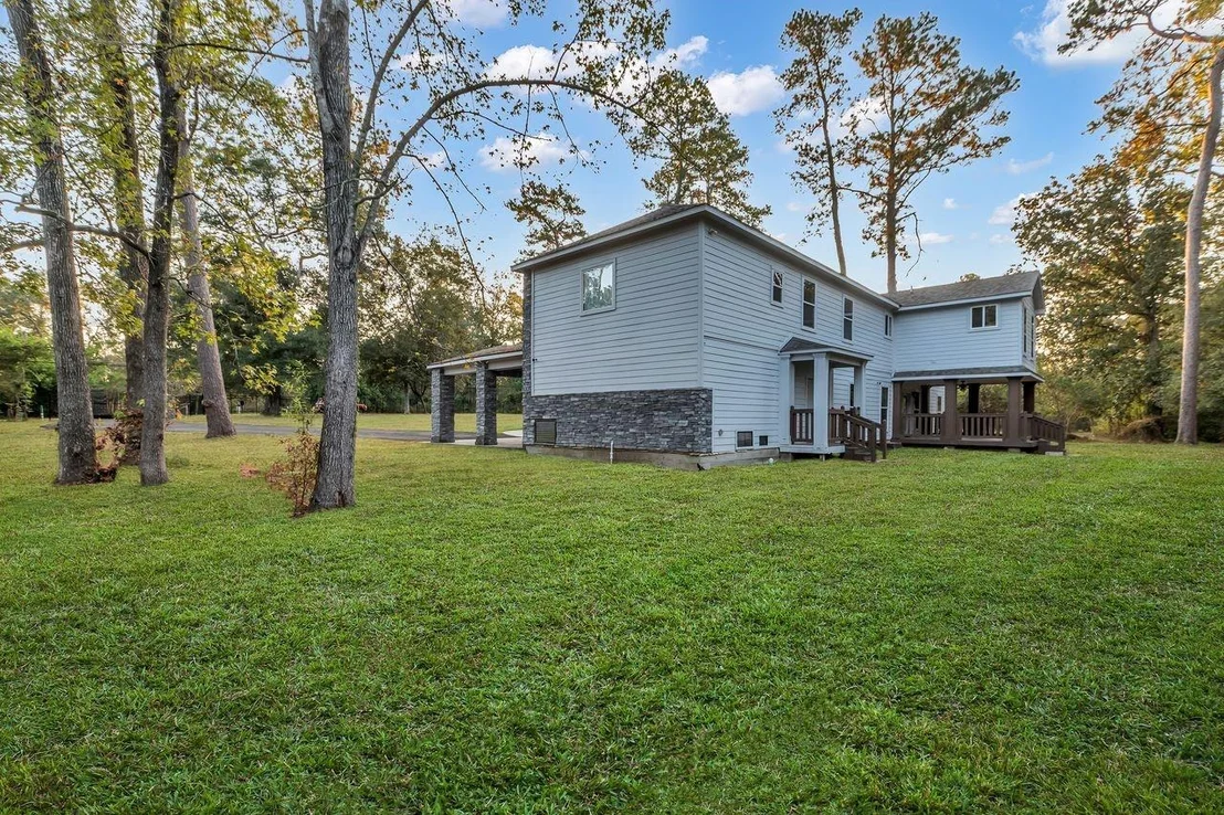 Photo of 83 White Oak Drive N
