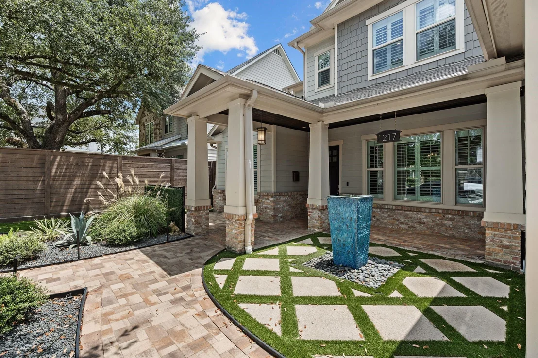 Photo of 1217 Chippendale Road