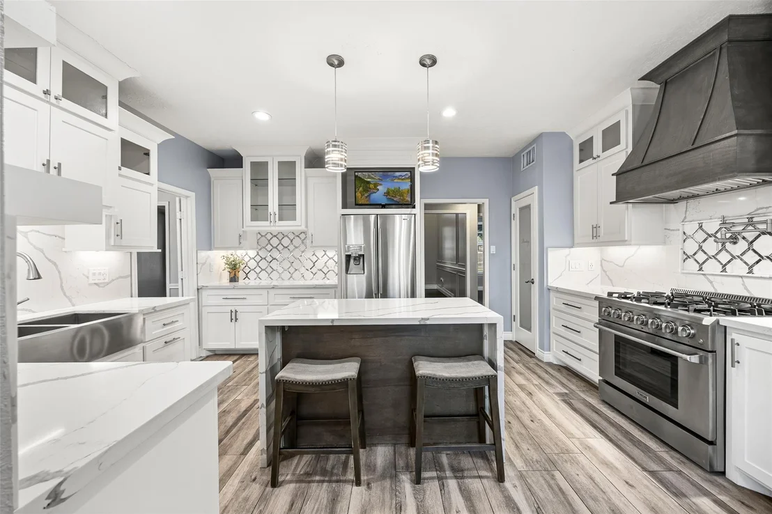 Photo of 6822 Kemper Drive