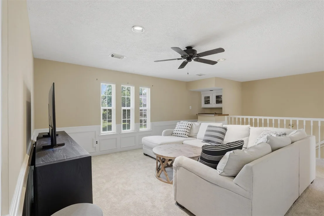Photo of 19803 Oak Briar Drive