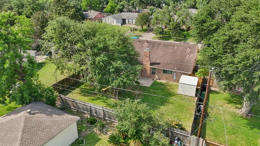 Photo of 8915 Roos Road
