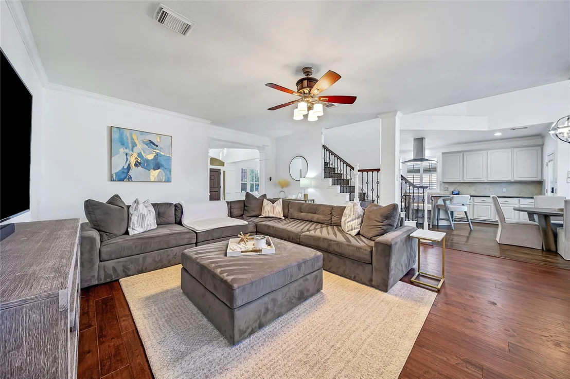 Photo of 15122 Windsdowne Lane