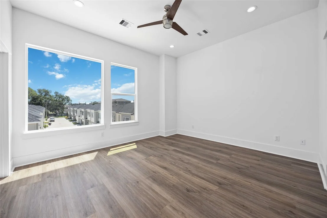 Photo of 1941 Knoll Square Drive