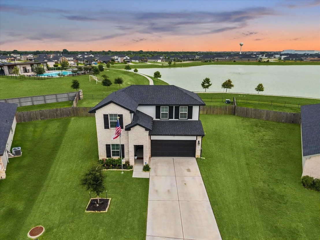 Photo of 1308 Redbud Lane