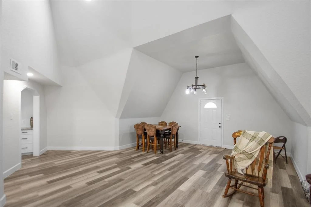 Photo of 907 Longhorn Trail