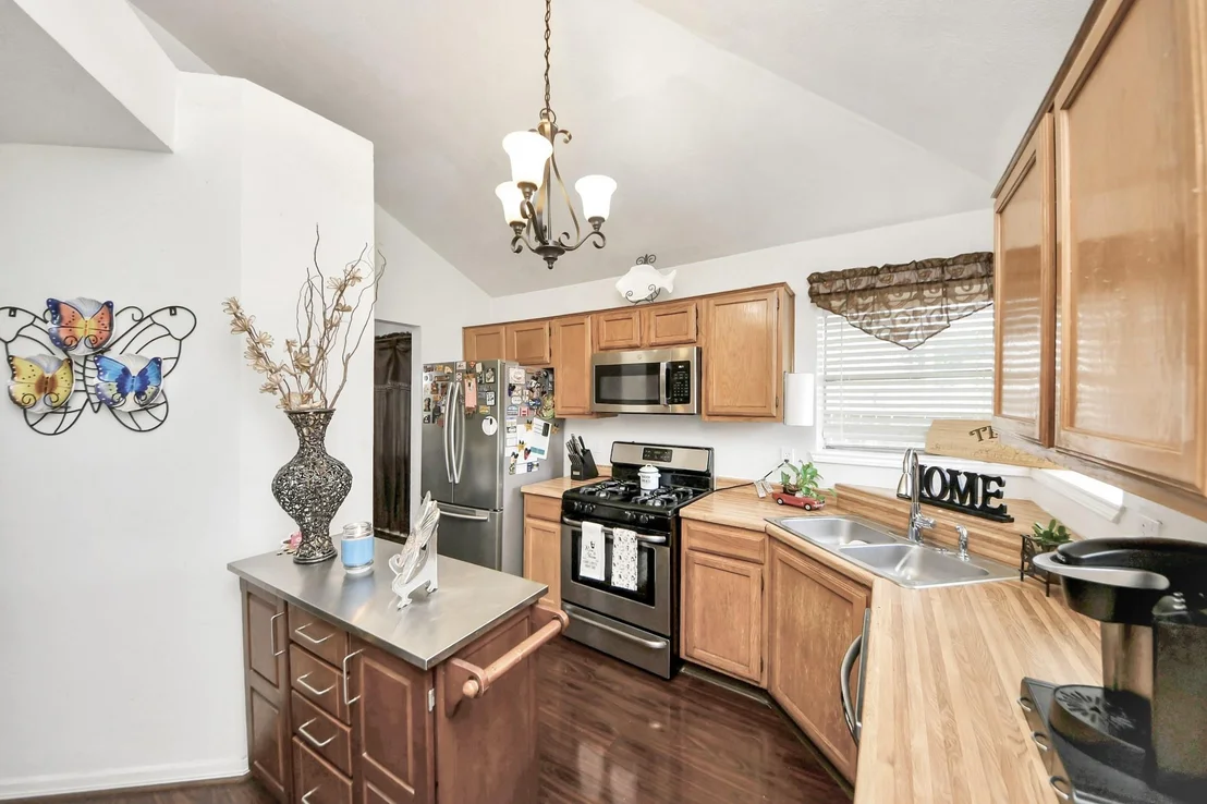 Photo of 1102 Heathfield Drive