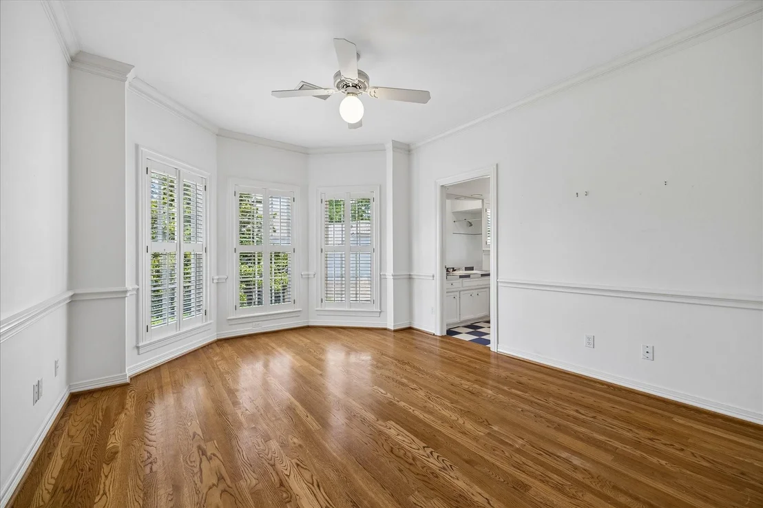 Photo of 5970 Riverview Way