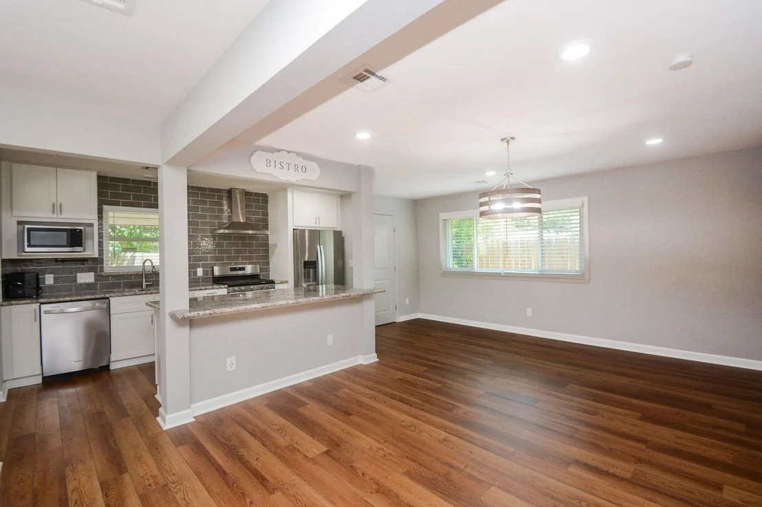 Photo of 7926 Ridgeview Drive