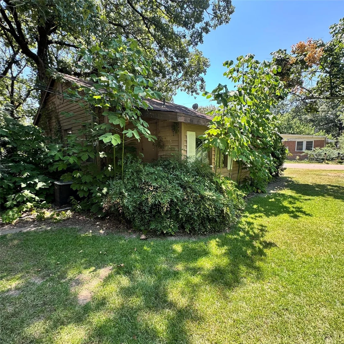 Photo of 203 Roosevelt Road