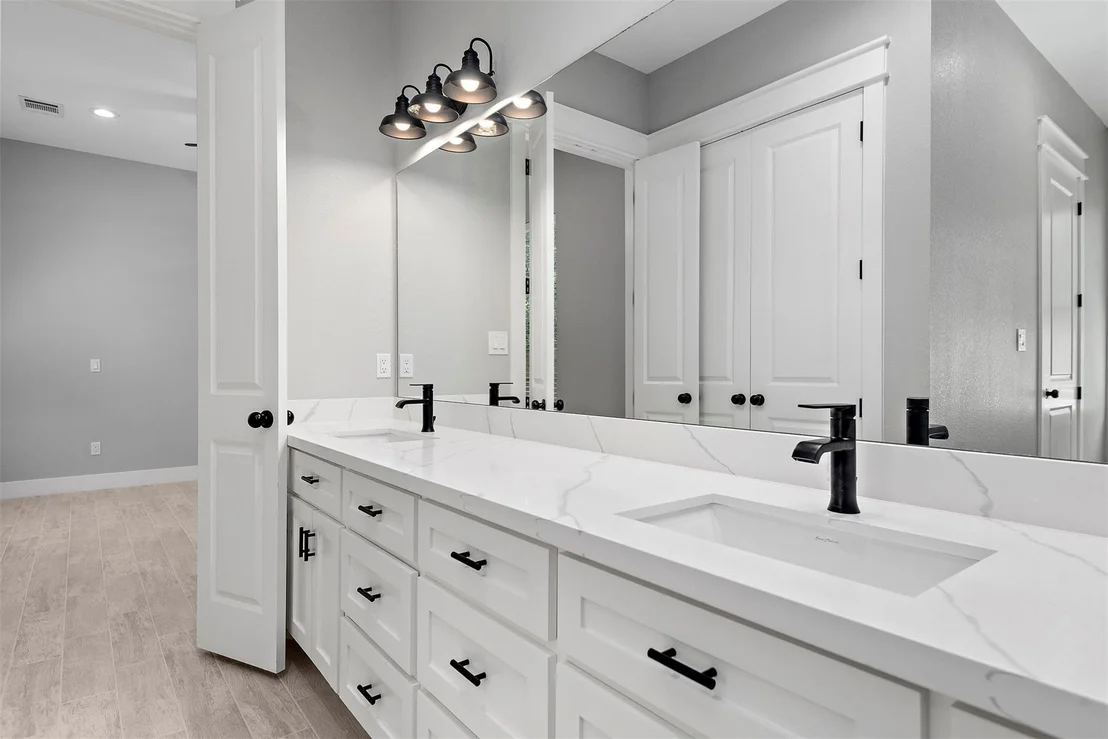 Photo of 13222 Doral Circle