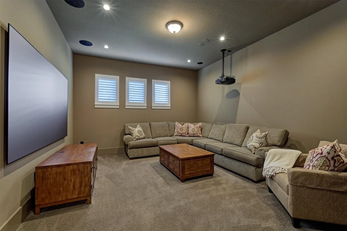 Photo of 35 Pondera Point Drive
