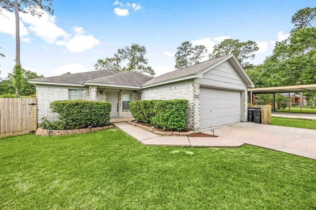 Photo of 523 Pinewood Drive