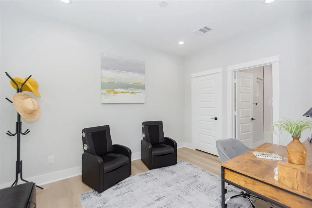 Photo of 5719 Elysian Street
