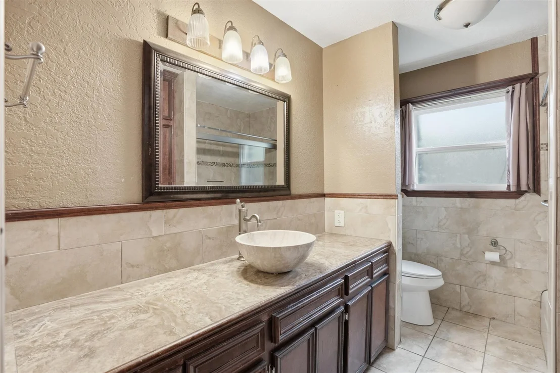 Photo of 2605 Burke Road