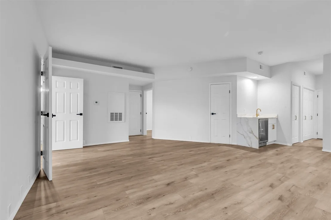 Photo of Unit 10 at 4900 Floyd Street