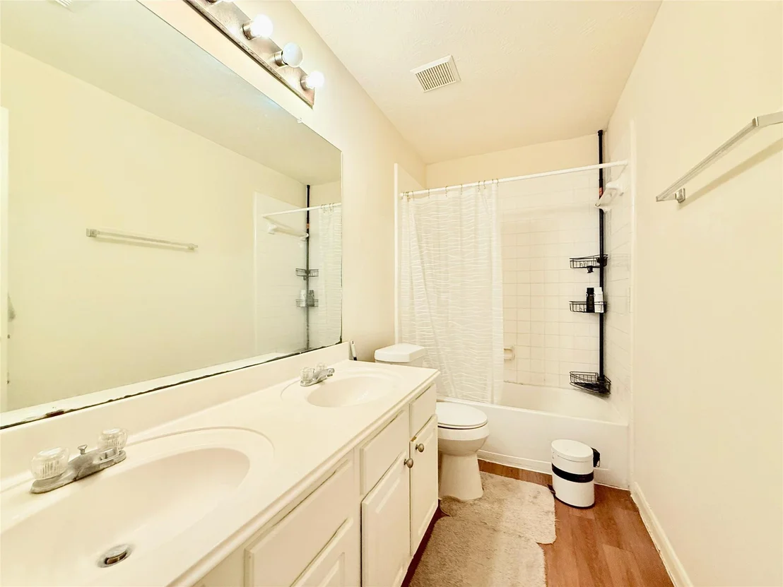 Photo of 8418 Manassas Lane