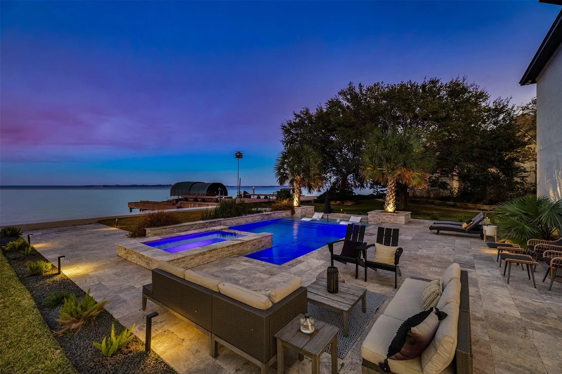 Photo of 11706 Edgewater Court