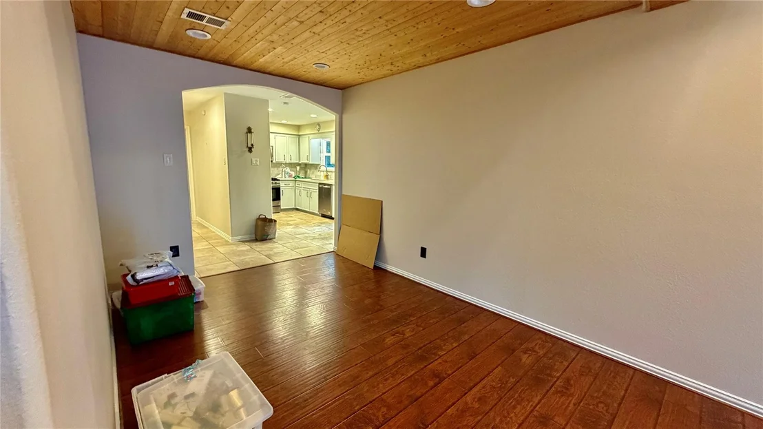 Photo of 98 E Mistybreeze Circle