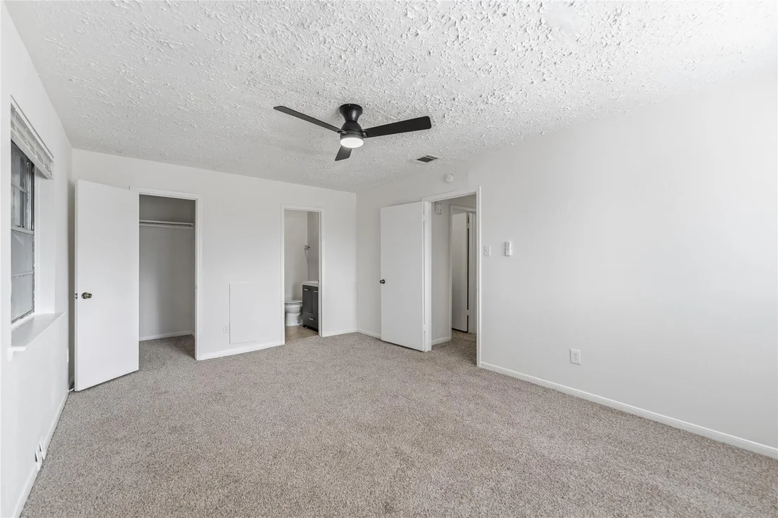 Photo of 4927 Glendower Drive