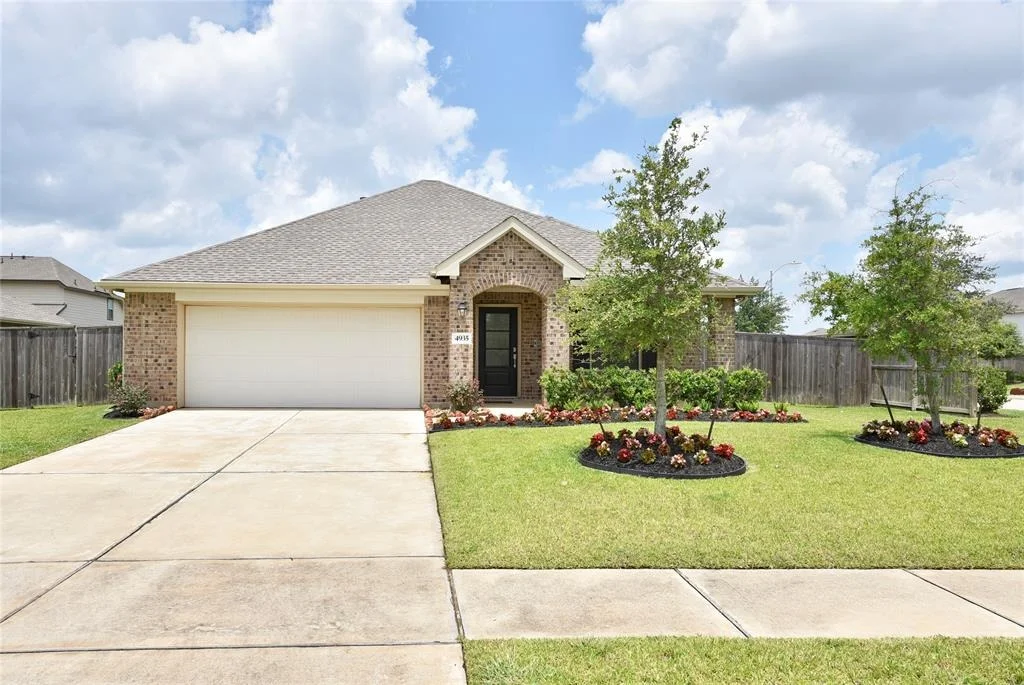 Photo of 4935 Twin Summit Drive