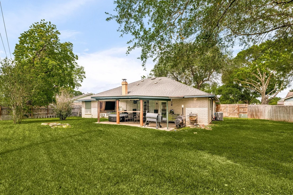 Photo of 1103 Pinecroft Drive