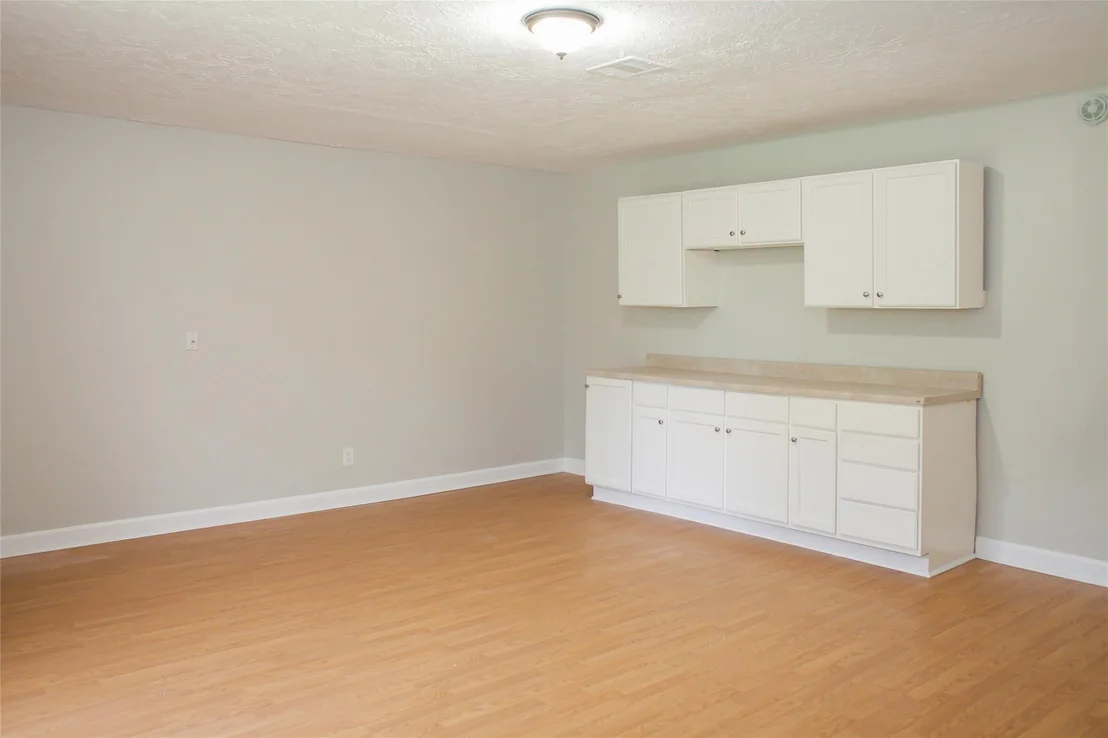 Photo of 912 Robinson Road