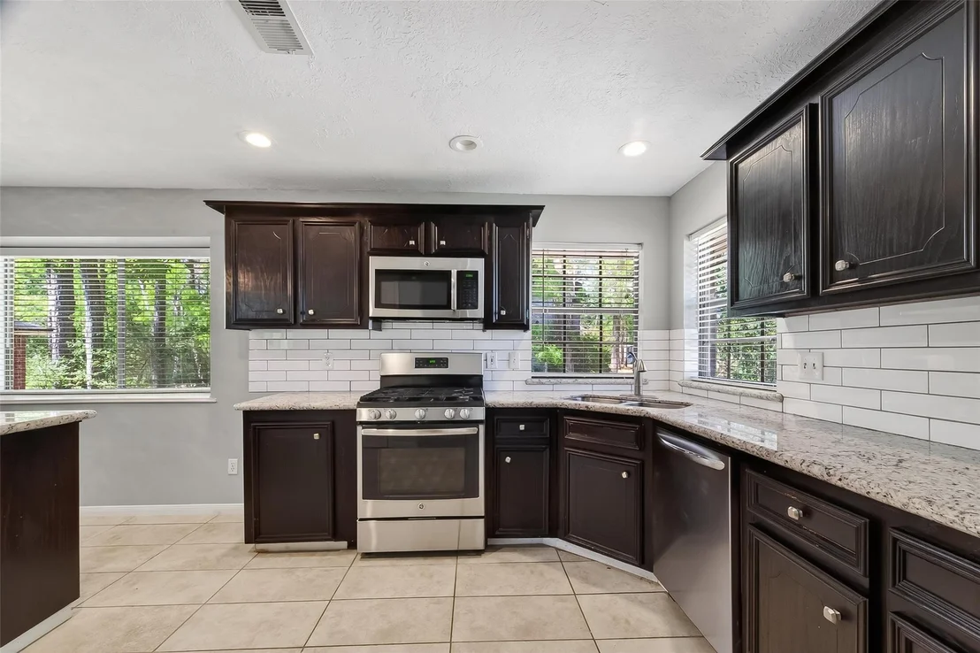 Photo of 1015 Oak Leaf Street