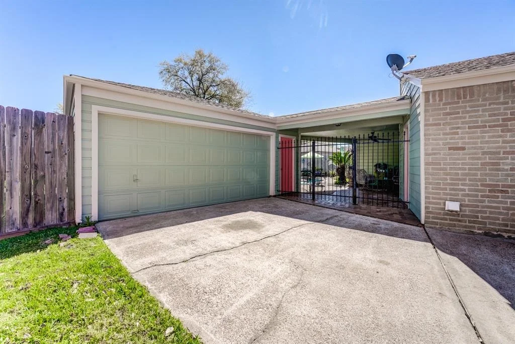 Photo of 15922 Tumbling Rapids Drive