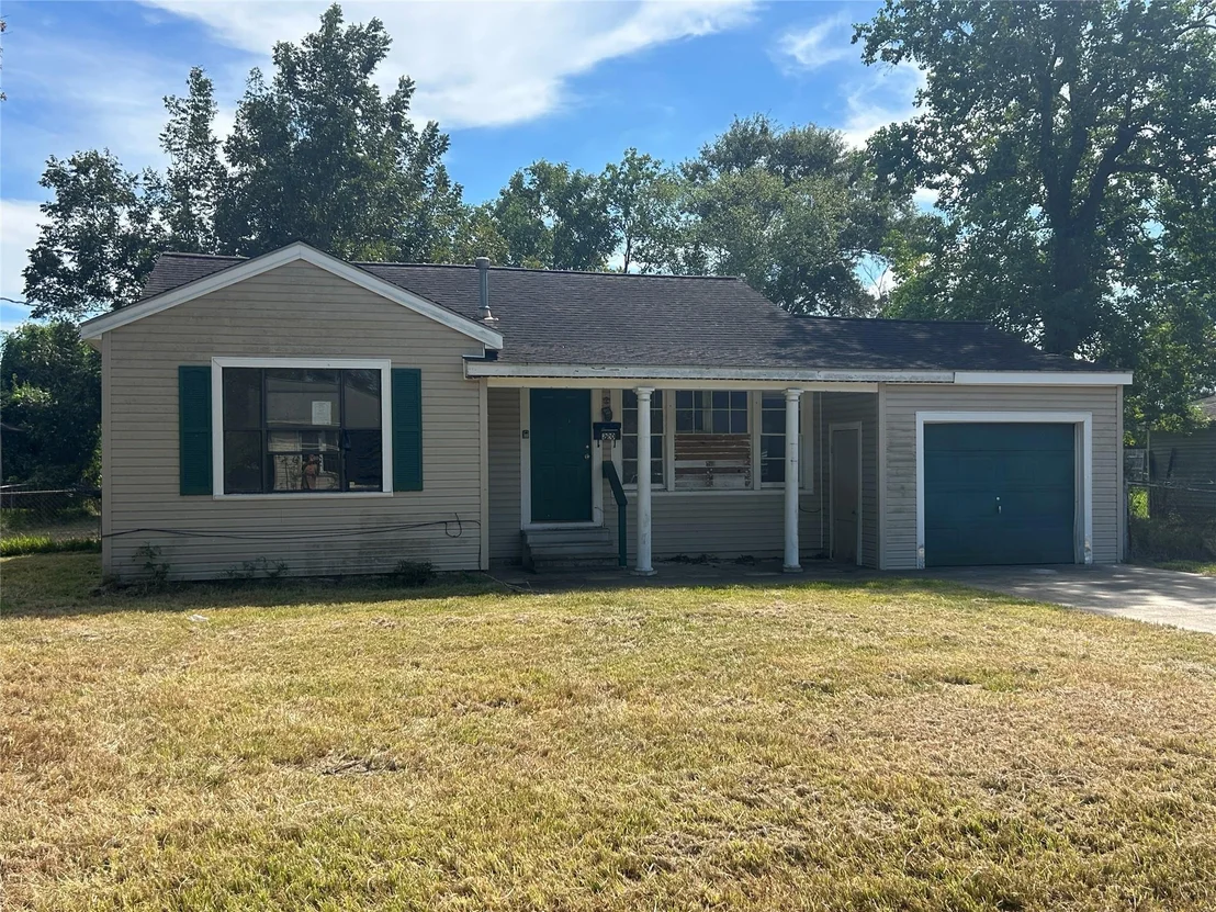 Photo of 220 Charles Avenue