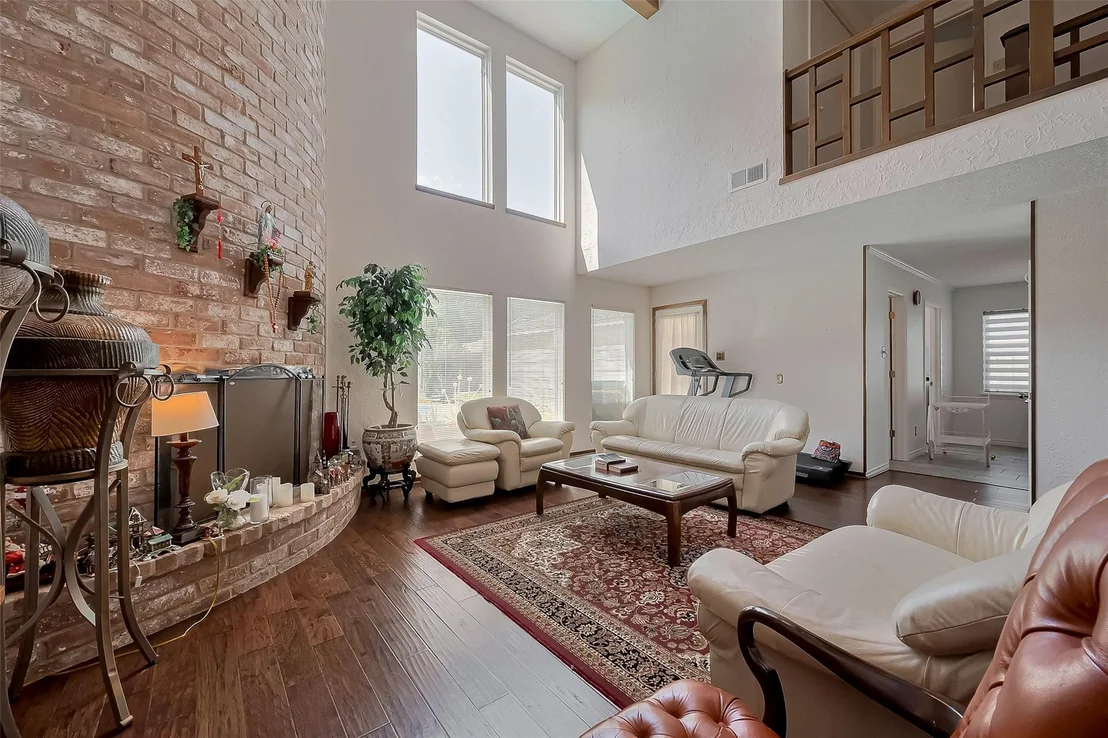 Photo of 14626 Ravenhurst Lane