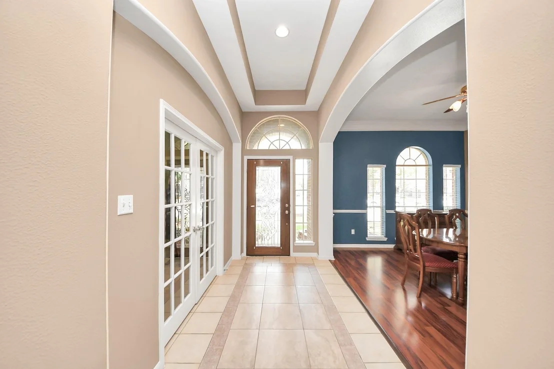 Photo of 6204 Raintree Drive