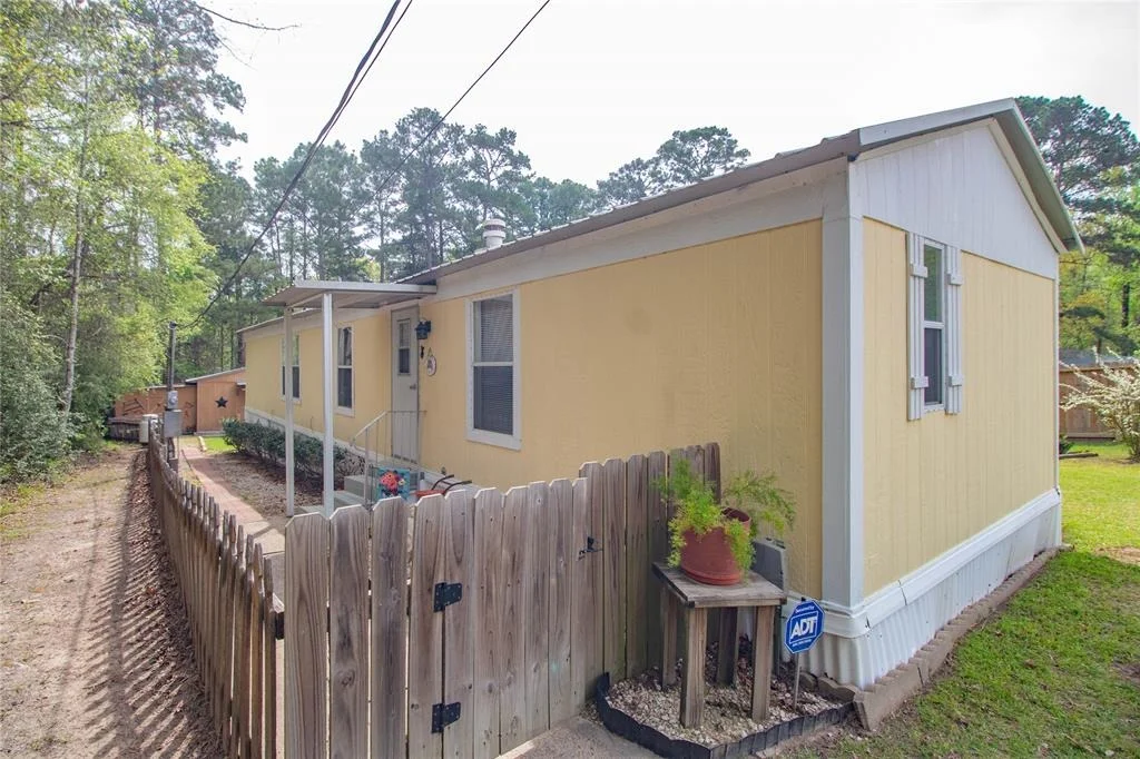 Photo of 305 Red Oak