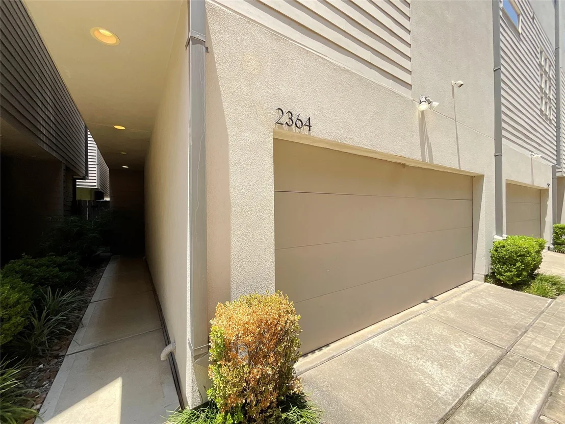 Photo of 2364 Commerce Street