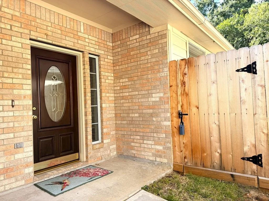 Photo of 90 Country Gate
