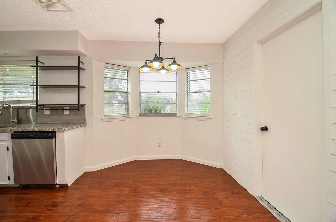 Photo of 9014 Langfield Road