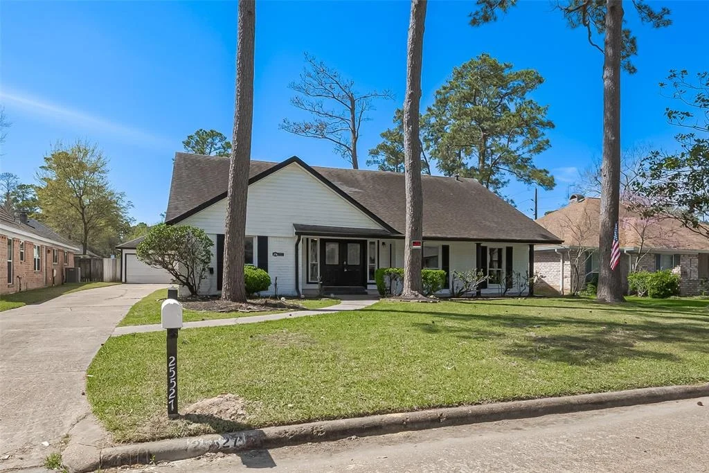 Photo of 25527 Fairbrook Lane