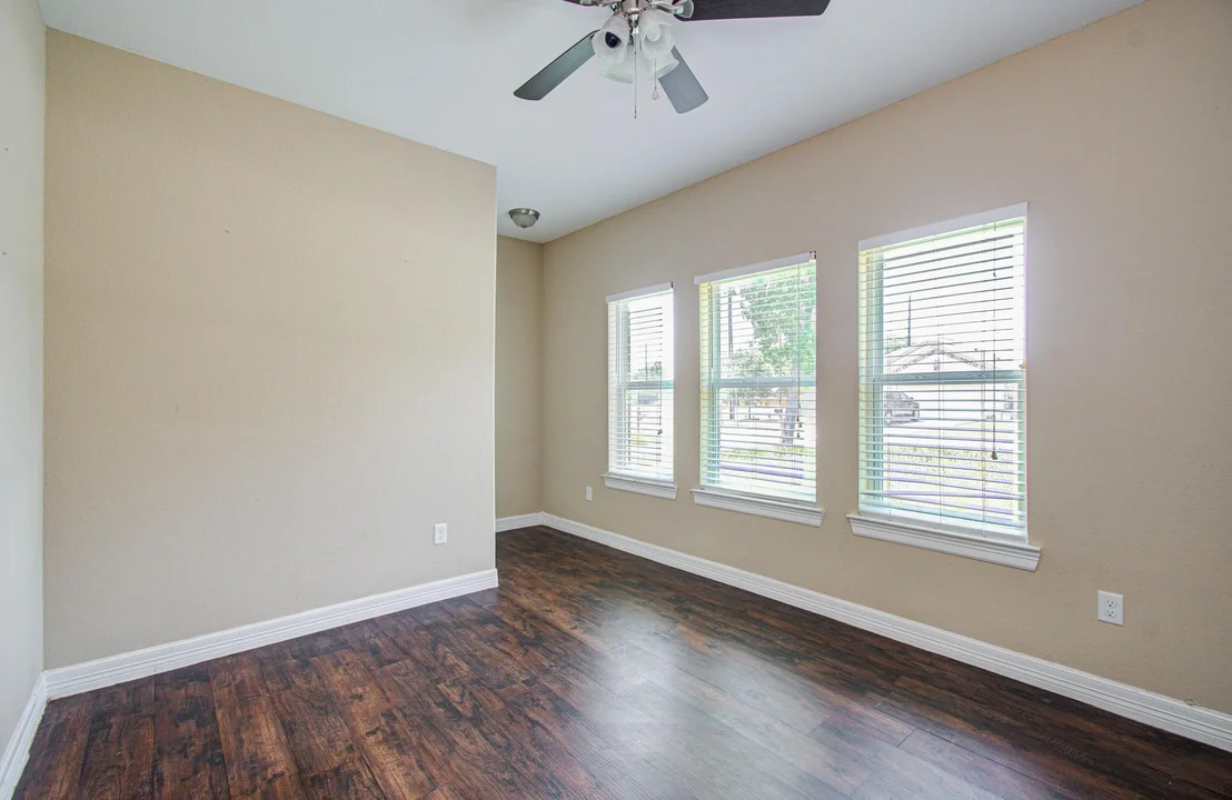 Photo of 406 Elm Lake Drive