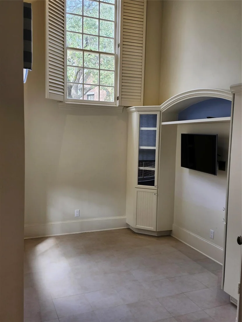 Photo of 1 Pine Briar Circle