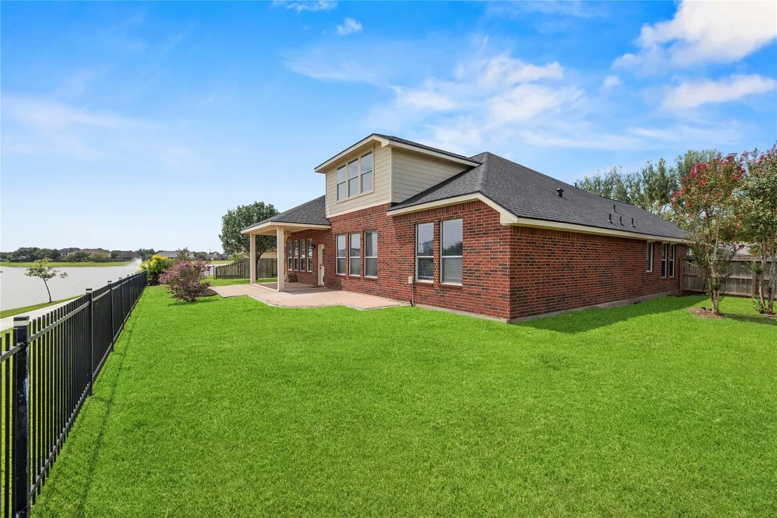 Photo of 8931 Henrico Lane
