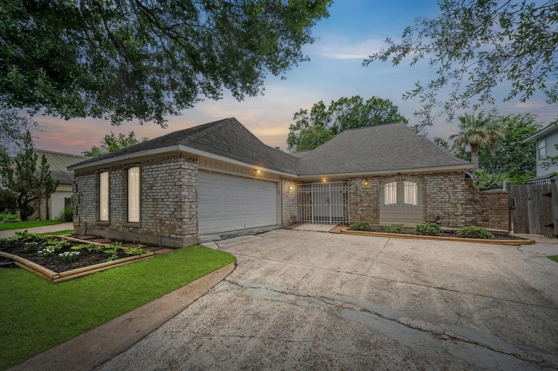 Photo of 2934 Ashford Trail Drive