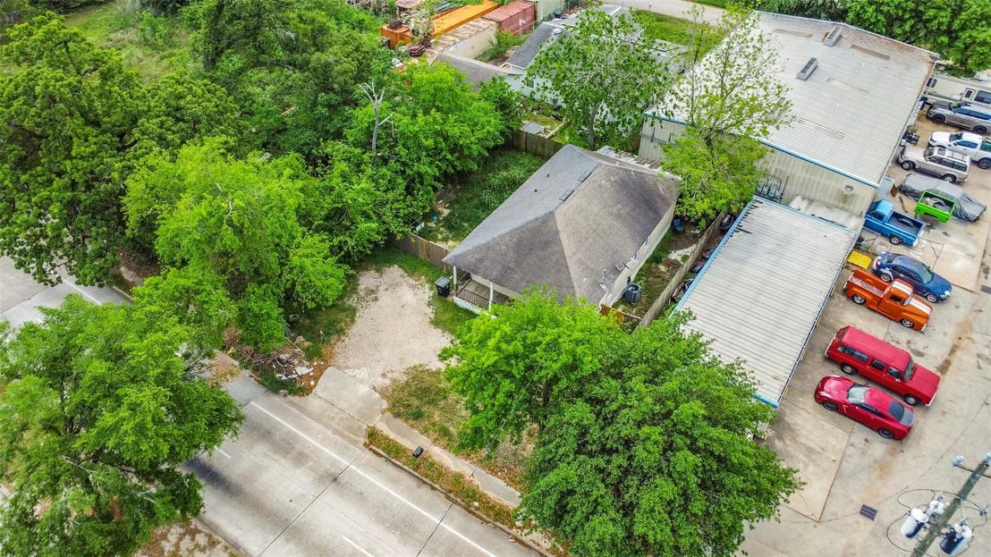 Photo of 4817 Pinemont Drive