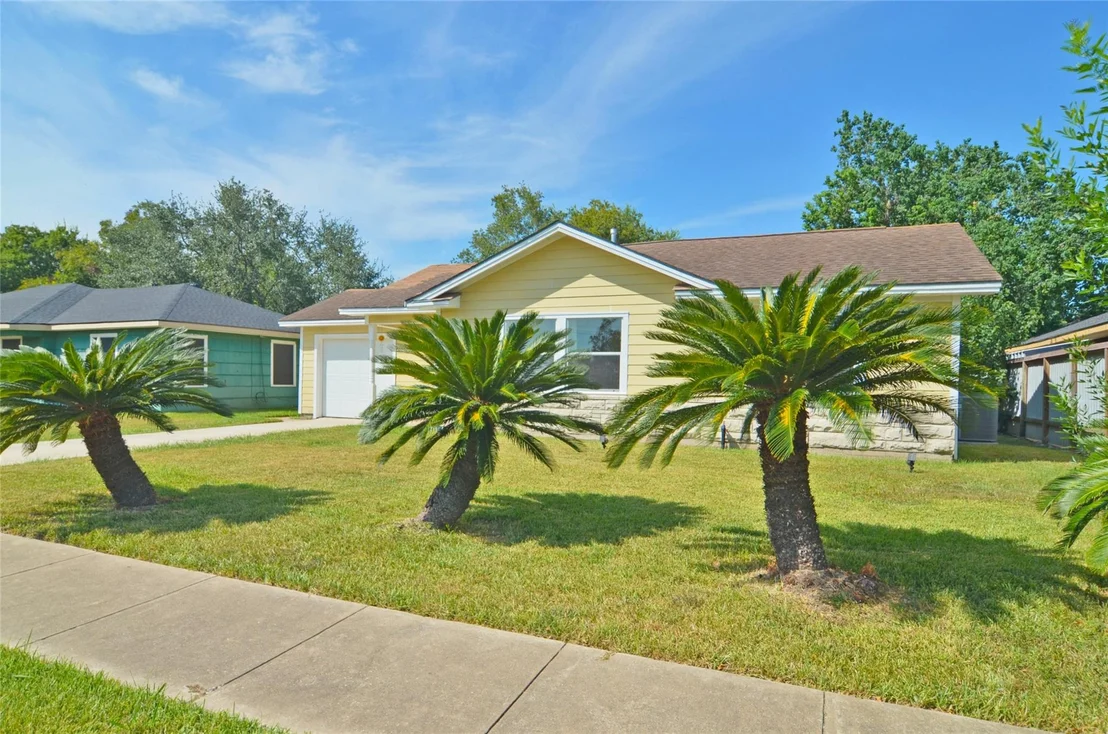 Photo of 1131 Globe Street