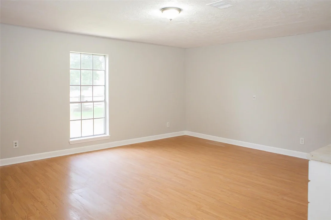 Photo of 912 Robinson Road