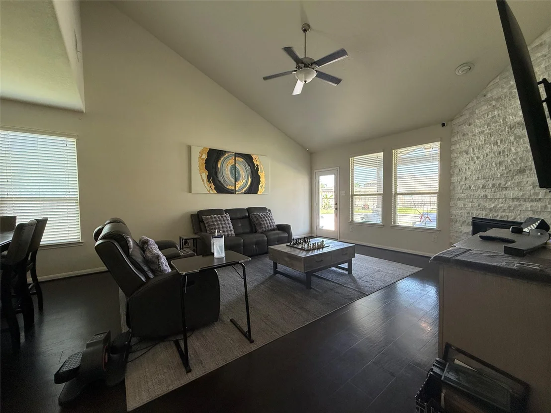 Photo of 7126 Edwanna Lane