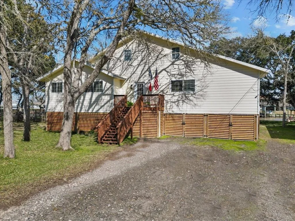 Photo of 683 Private Road 652