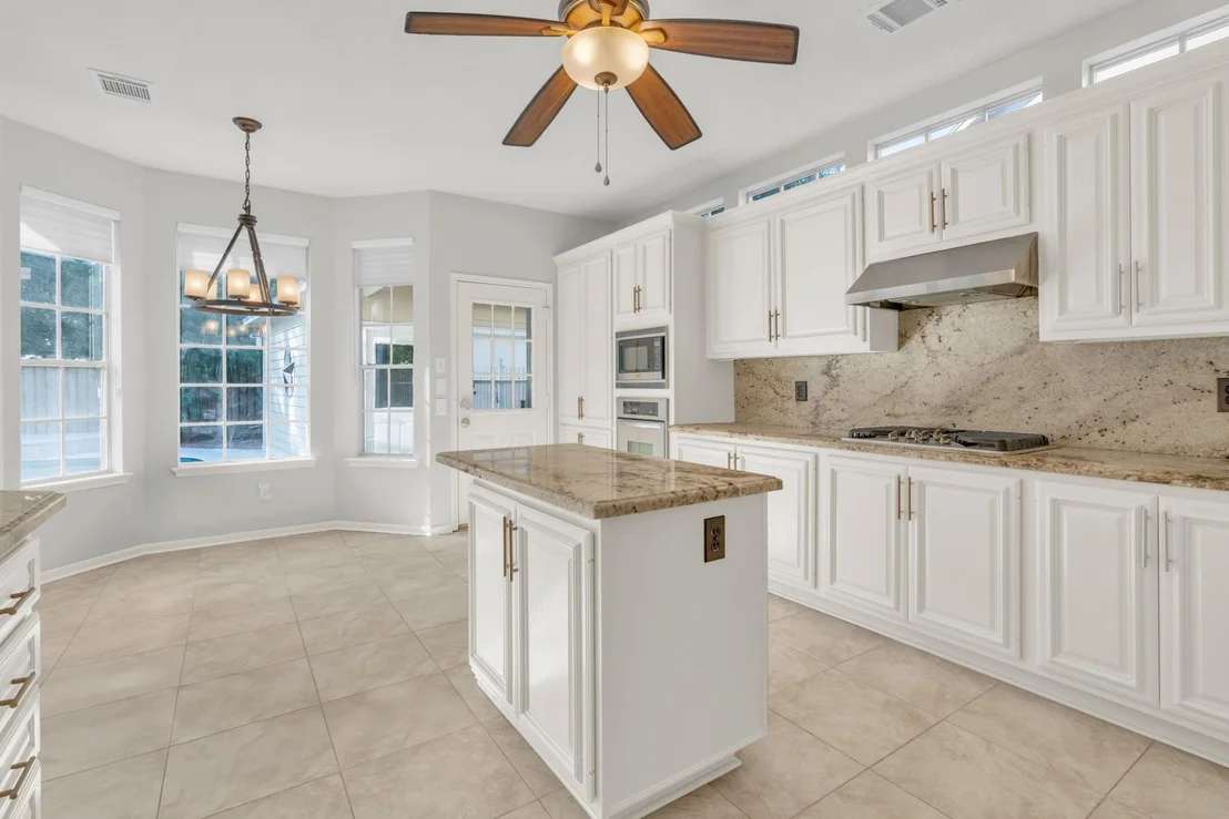 Photo of 186 S Cochrans Green Cir