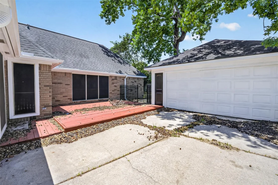 Photo of 5931 Thom Road