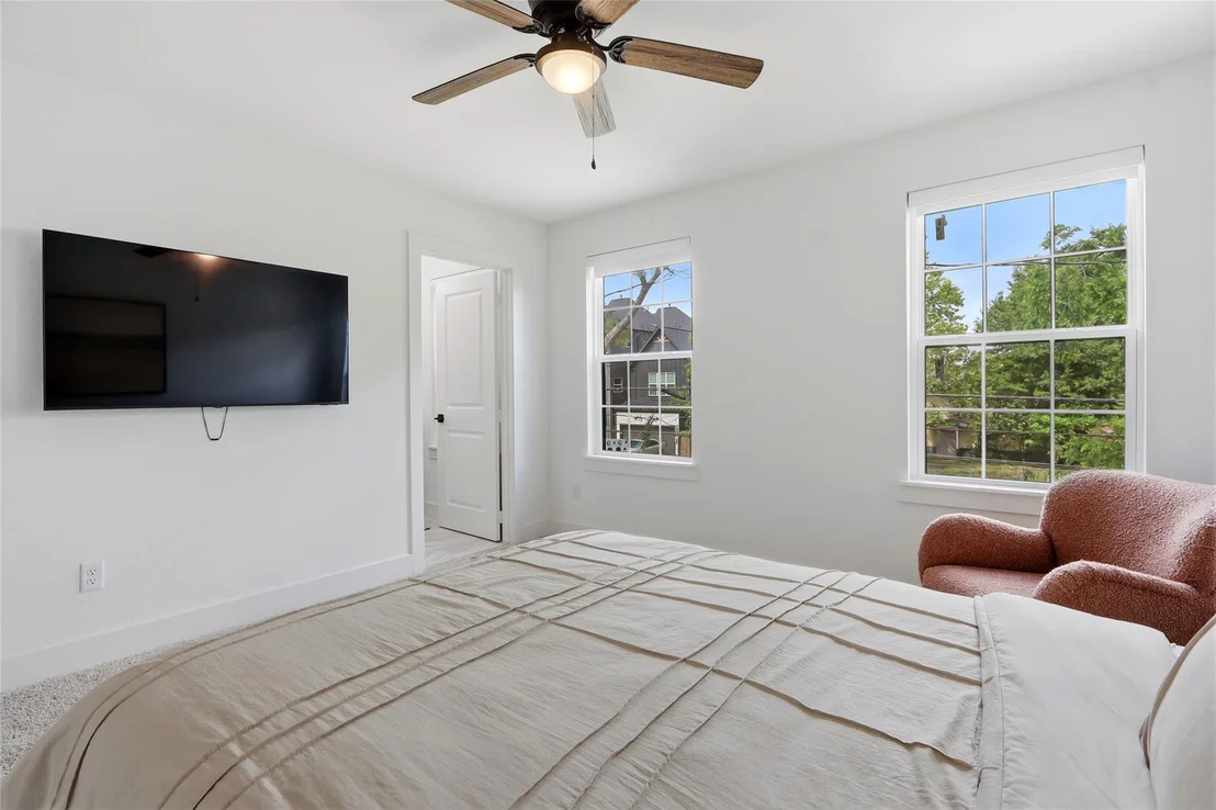 Photo of 6747 Peerless Street
