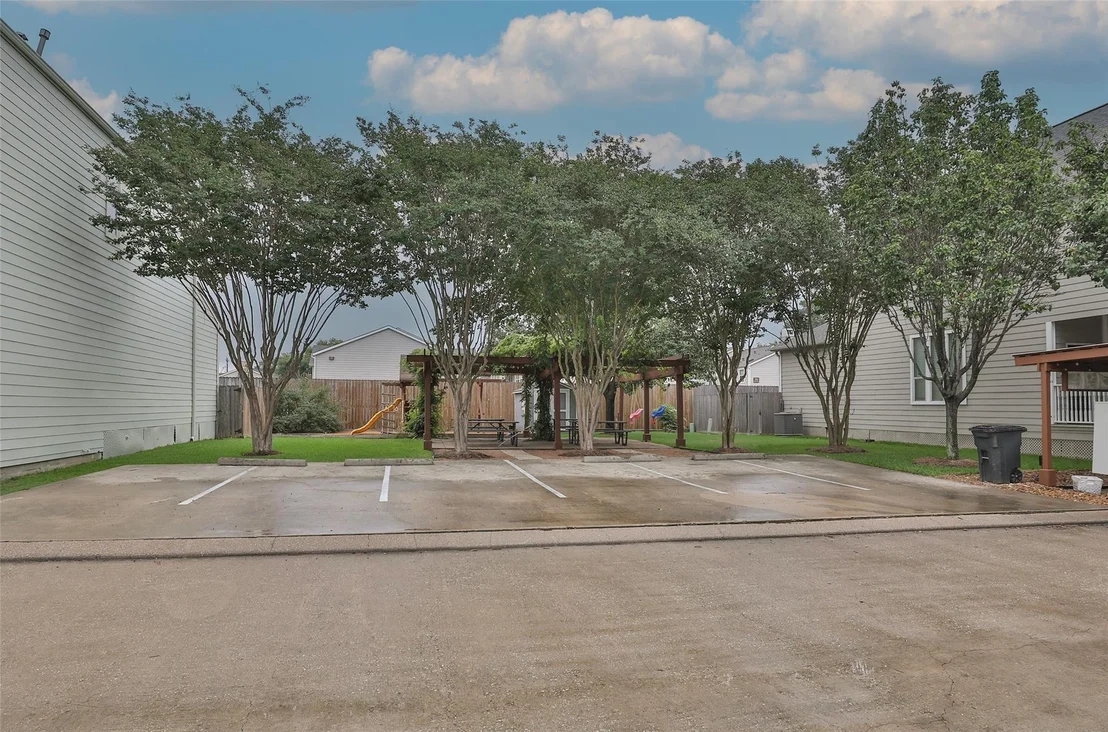 Photo of 827 Garden Trace Lane